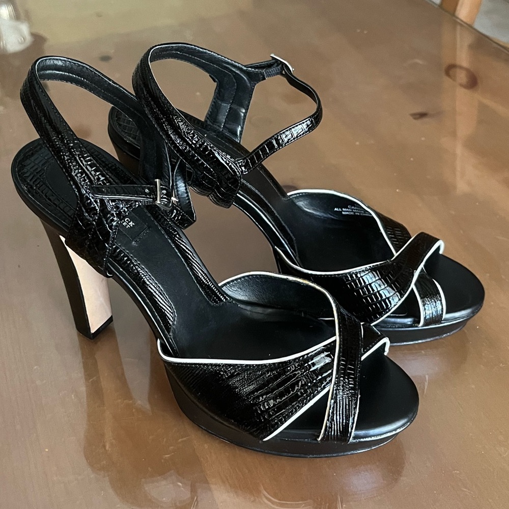 Classic white house black market leather open toe pumps! Size 10